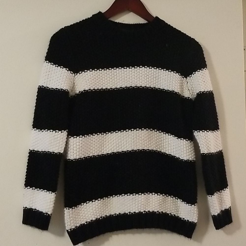 Forever 21 Black & White Sweater